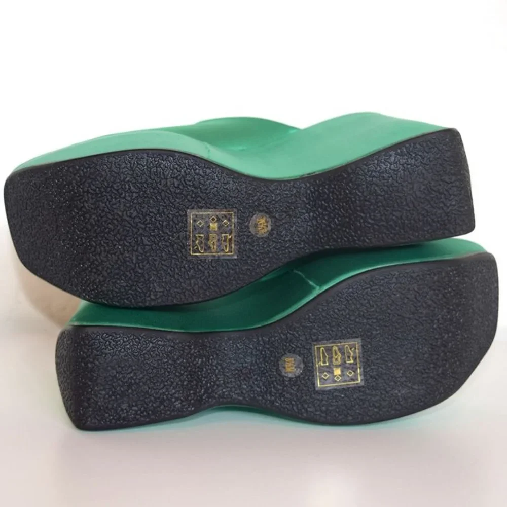Designer Emerald Satin Platform Wedge Sandal / size 8.5